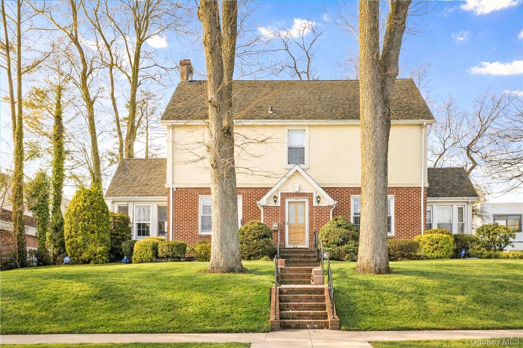 Photo of 3326 162nd Street, Flushing, NY 11358 (MLS # 960442)