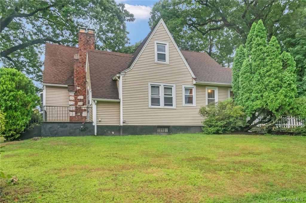 Photo of 171 South Road, White Plains, NY 10603 (MLS # 922484)