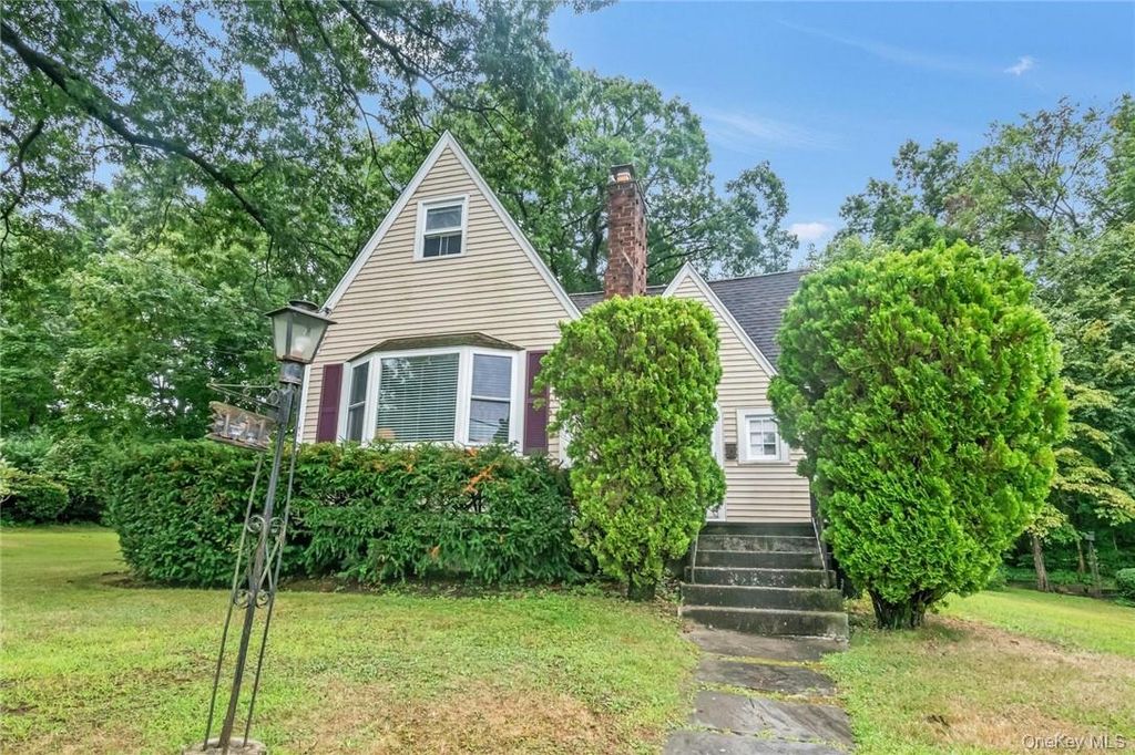 Photo of 171 South Road, White Plains, NY 10603 (MLS # 922484)
