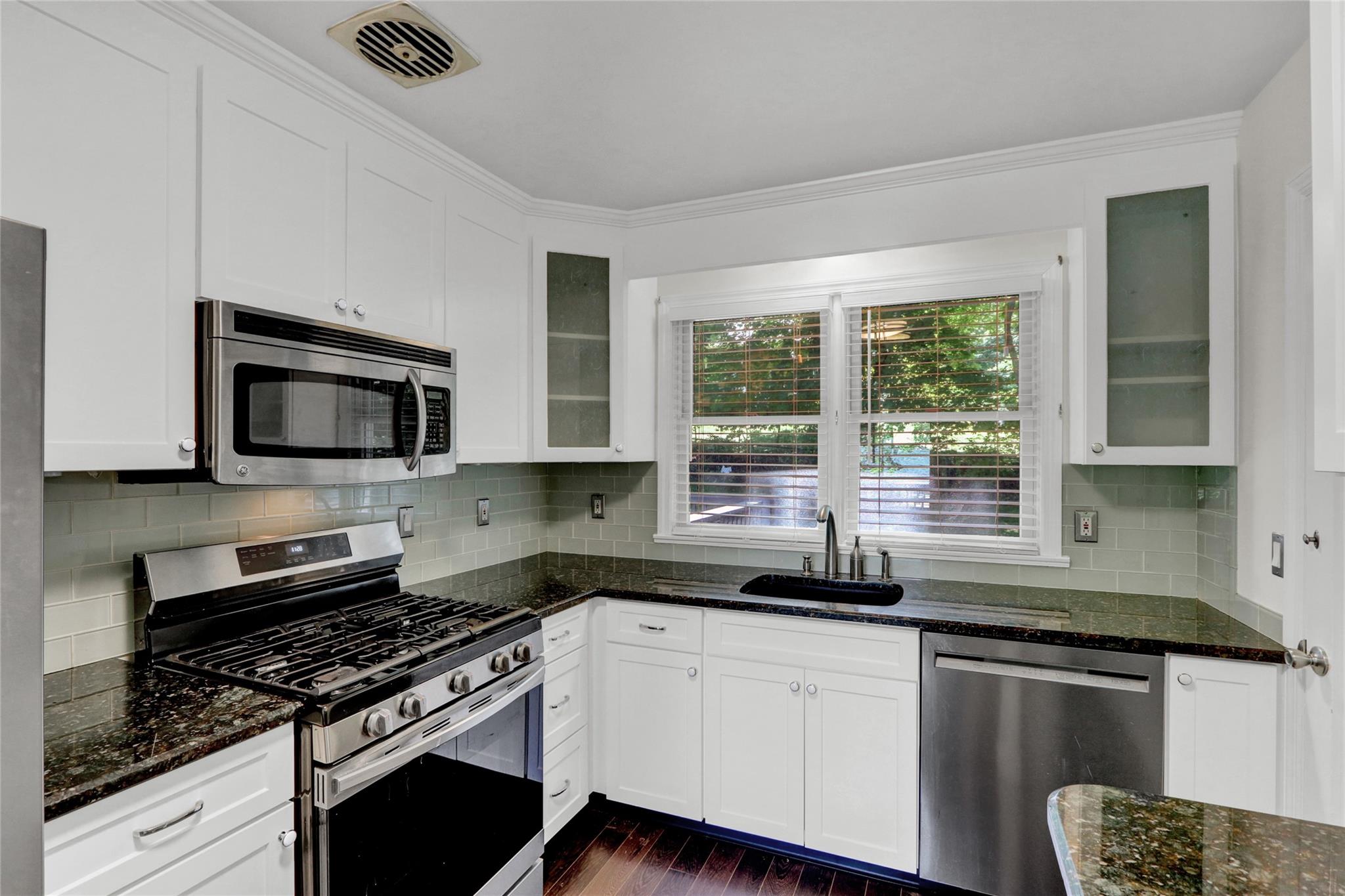2 Honey Lane, Miller Place, New York image 17