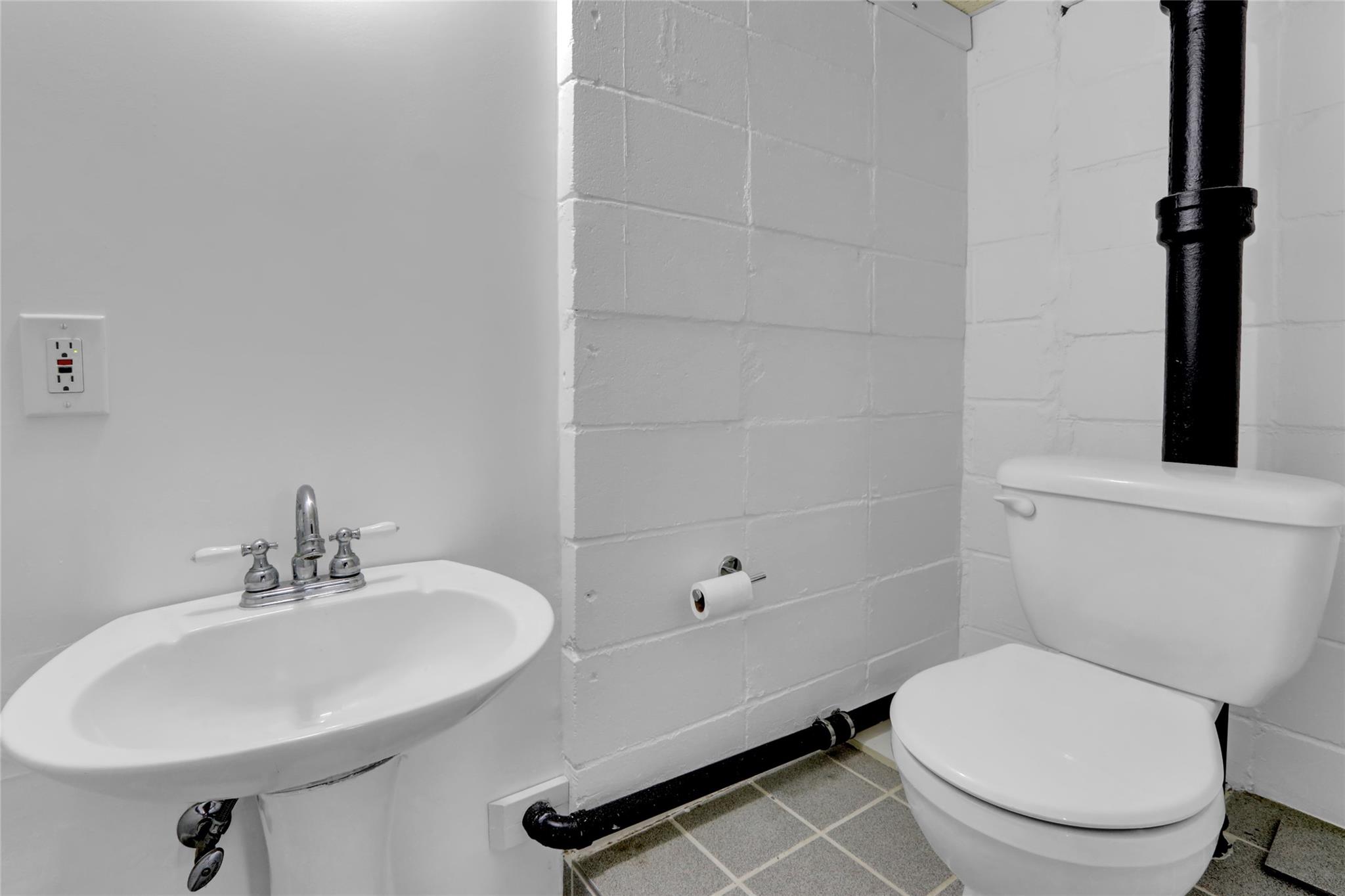 2 Honey Lane, Miller Place, New York image 30