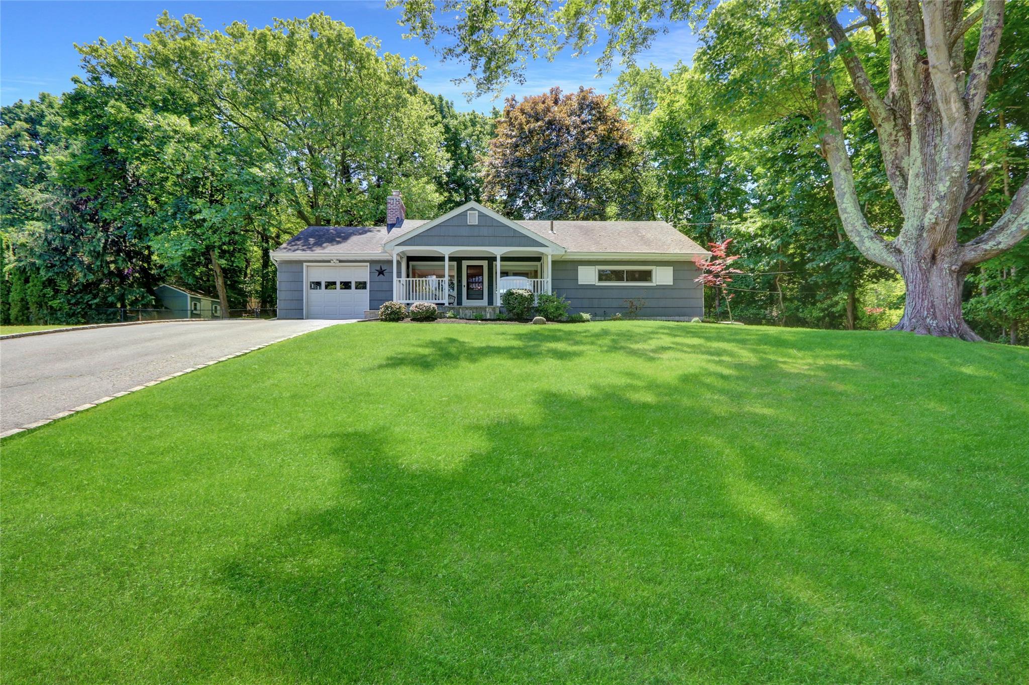 2 Honey Lane, Miller Place, New York image 2