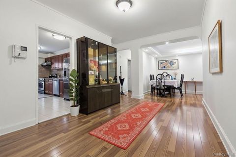 Photo of 64 - 11 99th St #304, Rego Park, NY 11374 (MLS # 958212)