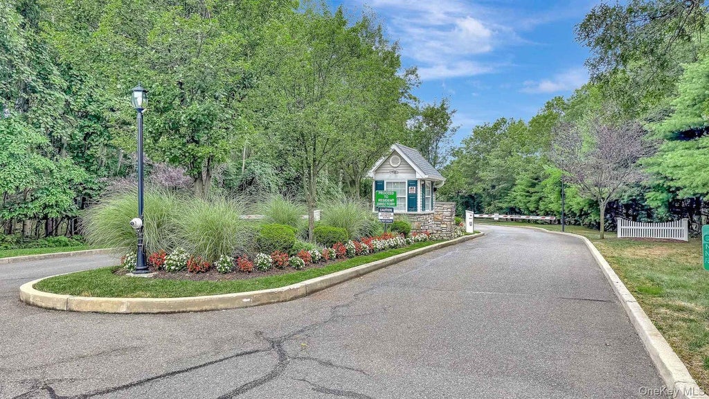 Photo of 31 willow wood Drive, East Setauket, NY 11733 (MLS # 1051337)