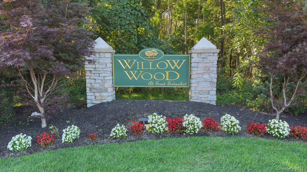 Photo of 31 willow wood Drive, East Setauket, NY 11733 (MLS # 1051337)