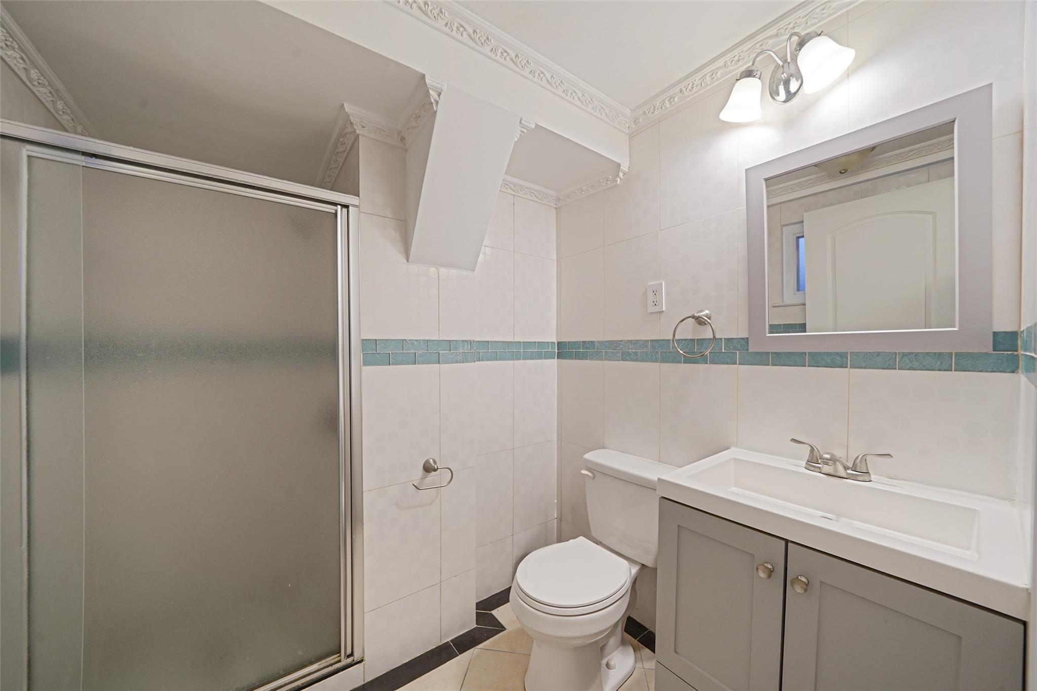 4 Mason Court, Levittown, New York image 27
