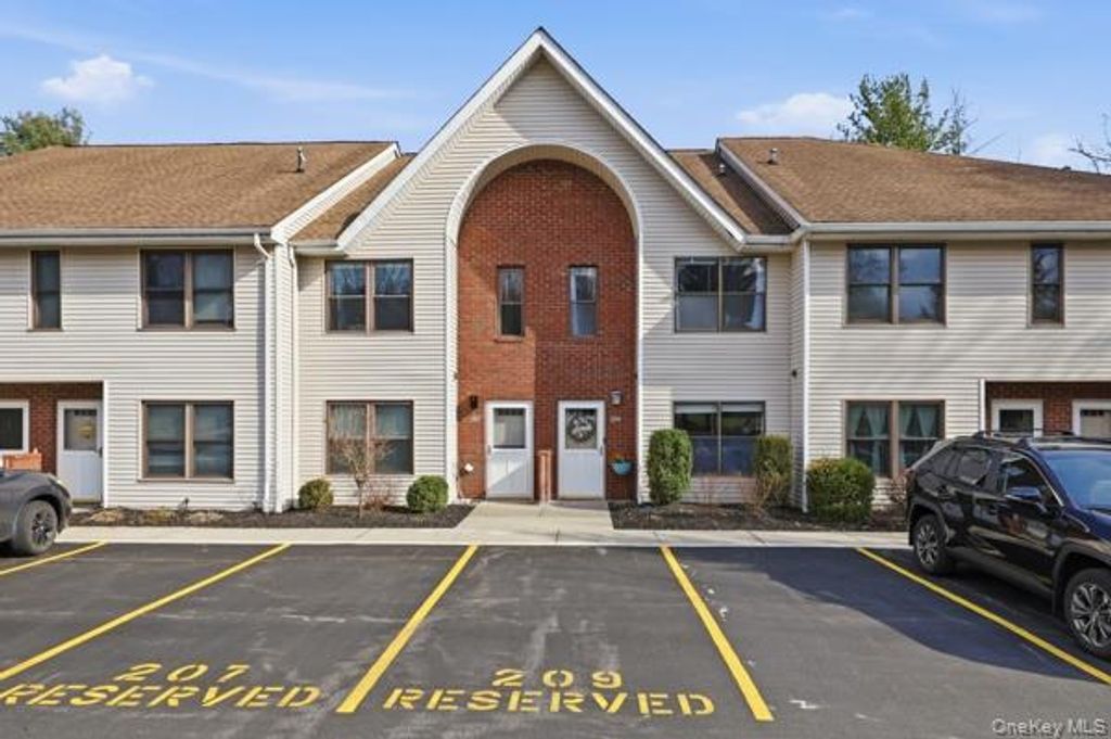 Photo of 209 Deer Ct Drive, Middletown, NY 10940 (MLS # 978576)