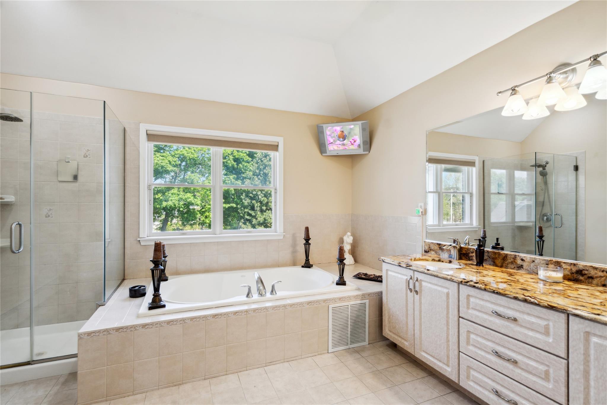 4 Millennium Court, Bohemia, New York image 22