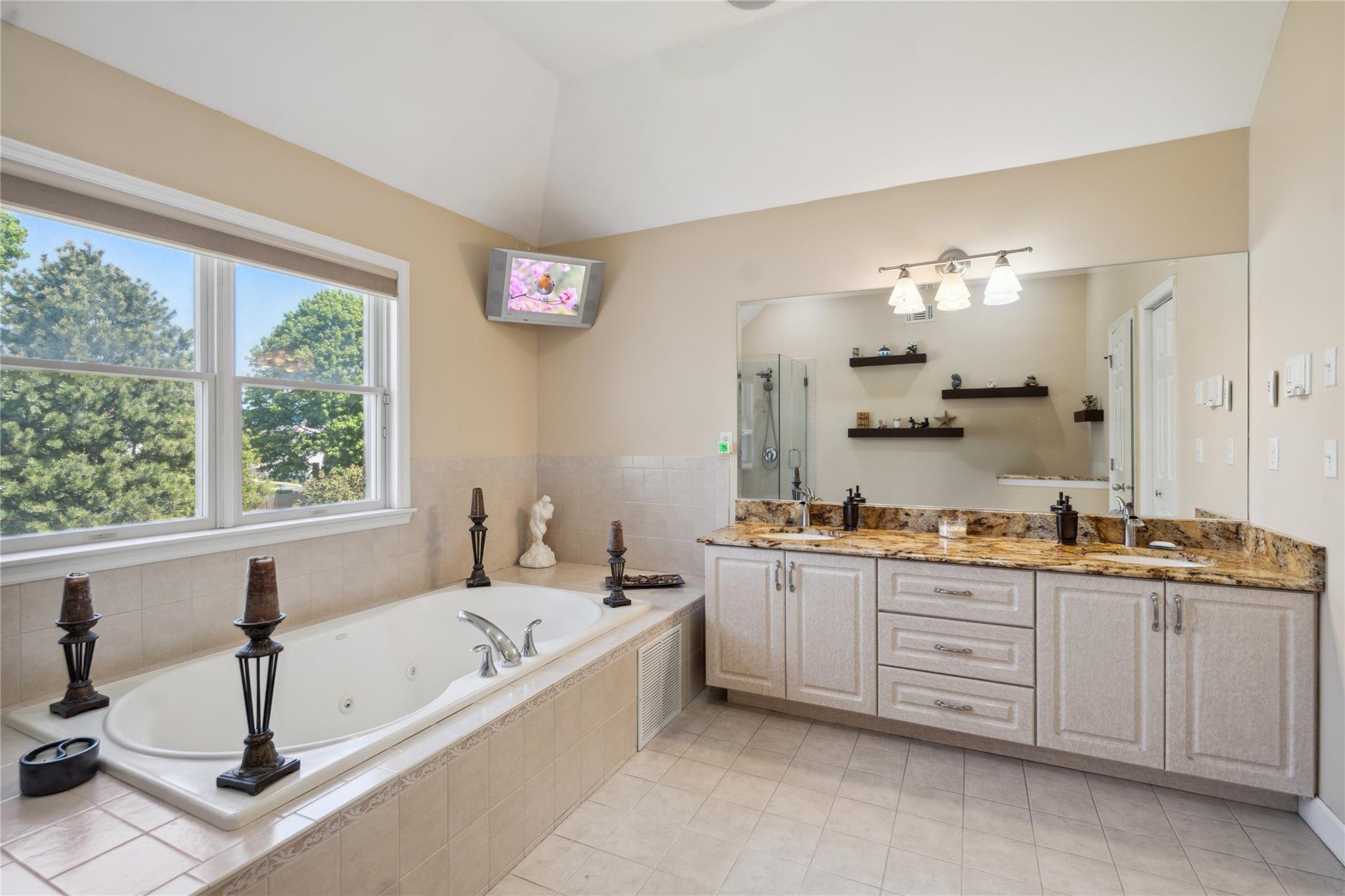 4 Millennium Court, Bohemia, New York image 23