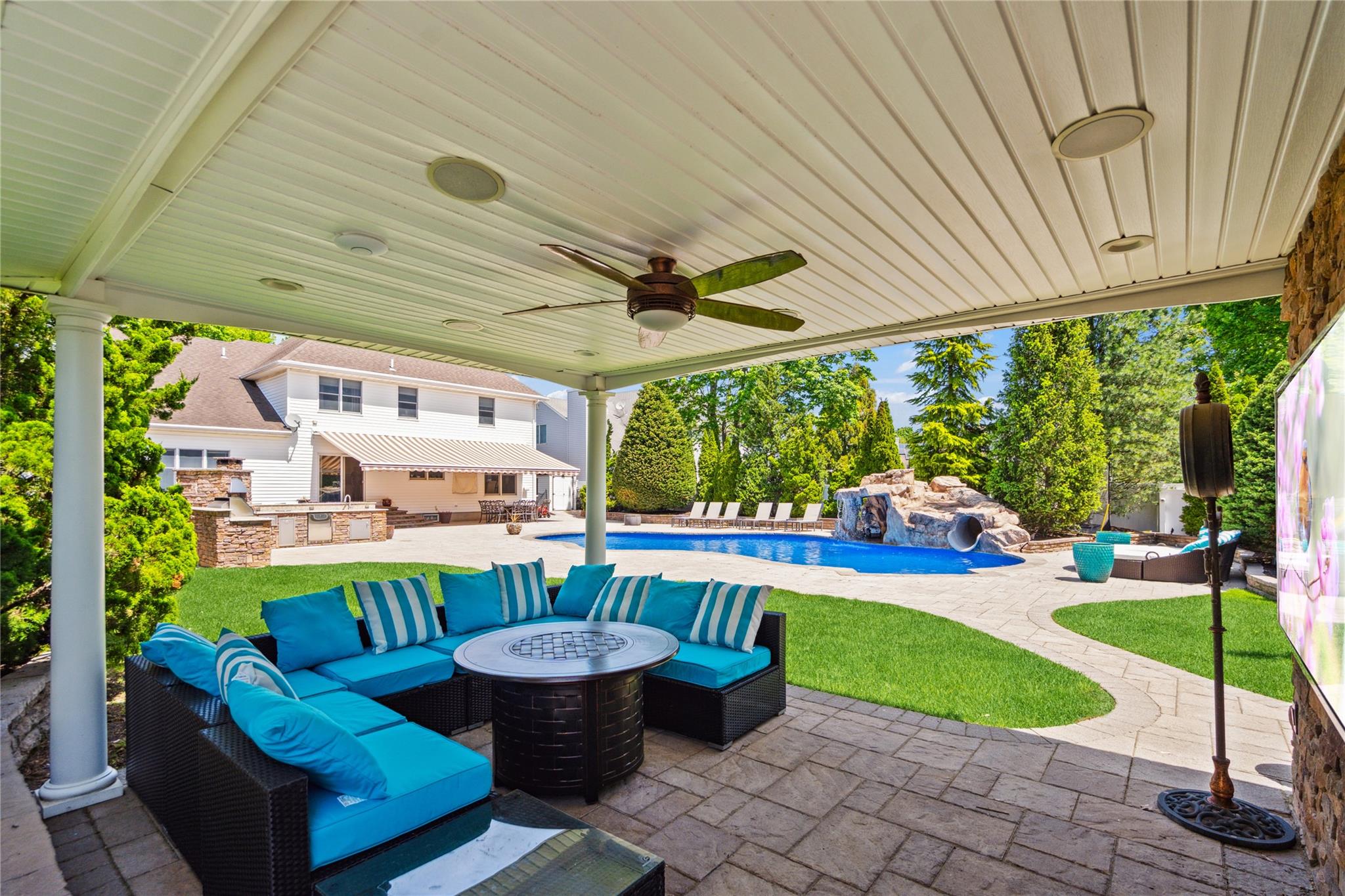 4 Millennium Court, Bohemia, New York image 37