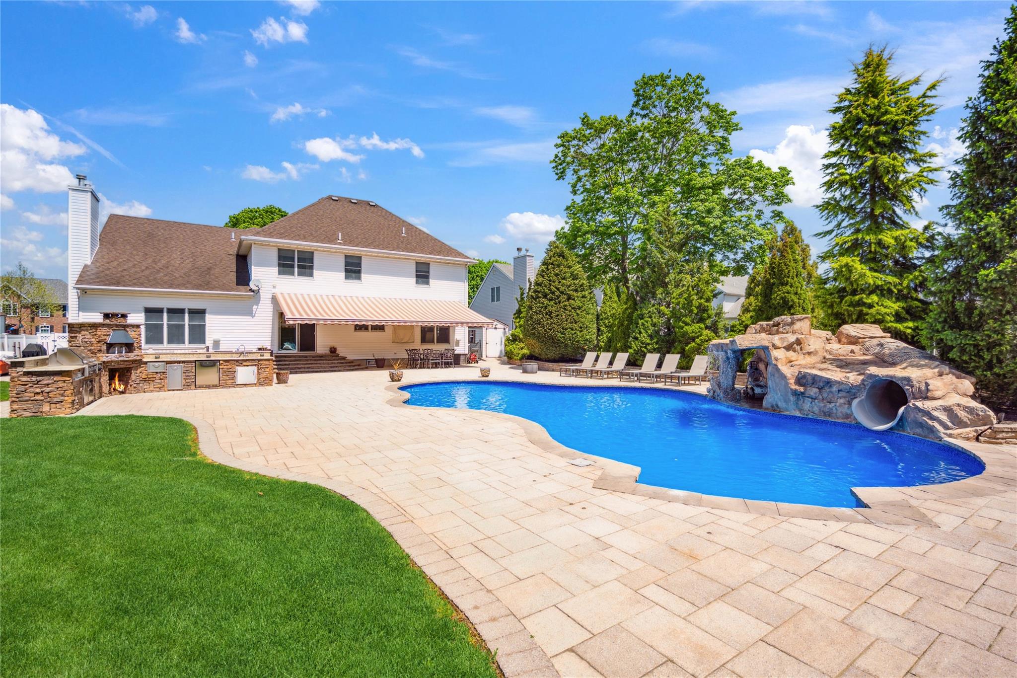 4 Millennium Court, Bohemia, New York image 33
