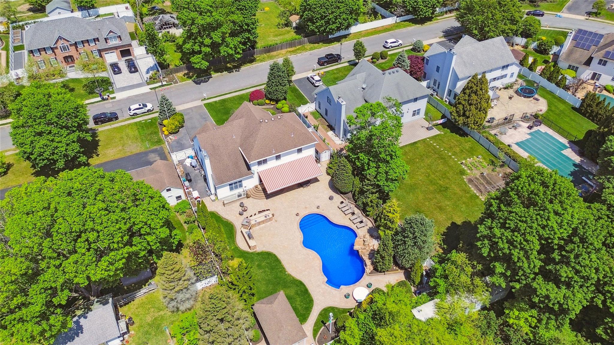 4 Millennium Court, Bohemia, New York image 2