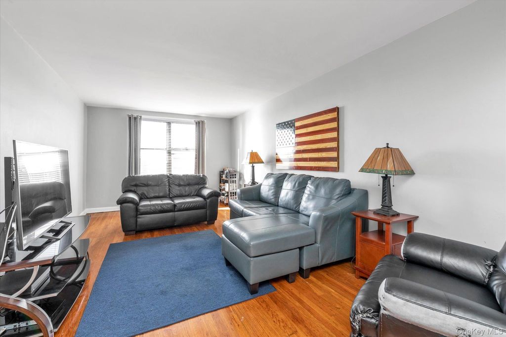 Photo of 83-40 Austin Street #7K, Kew Gardens, NY 11415 (MLS # 945626)