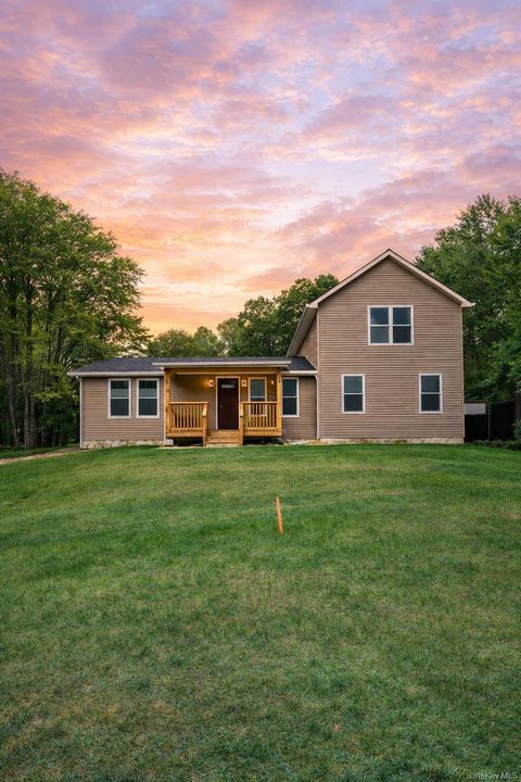 Photo of 24 Farmingdale Lane, Bloomingburg, NY 12721 (MLS # 986873)