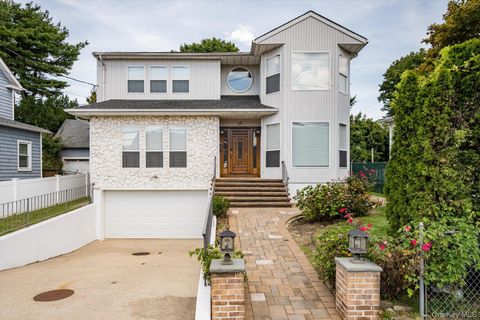 13 Locust Street Greenvale NY 11548