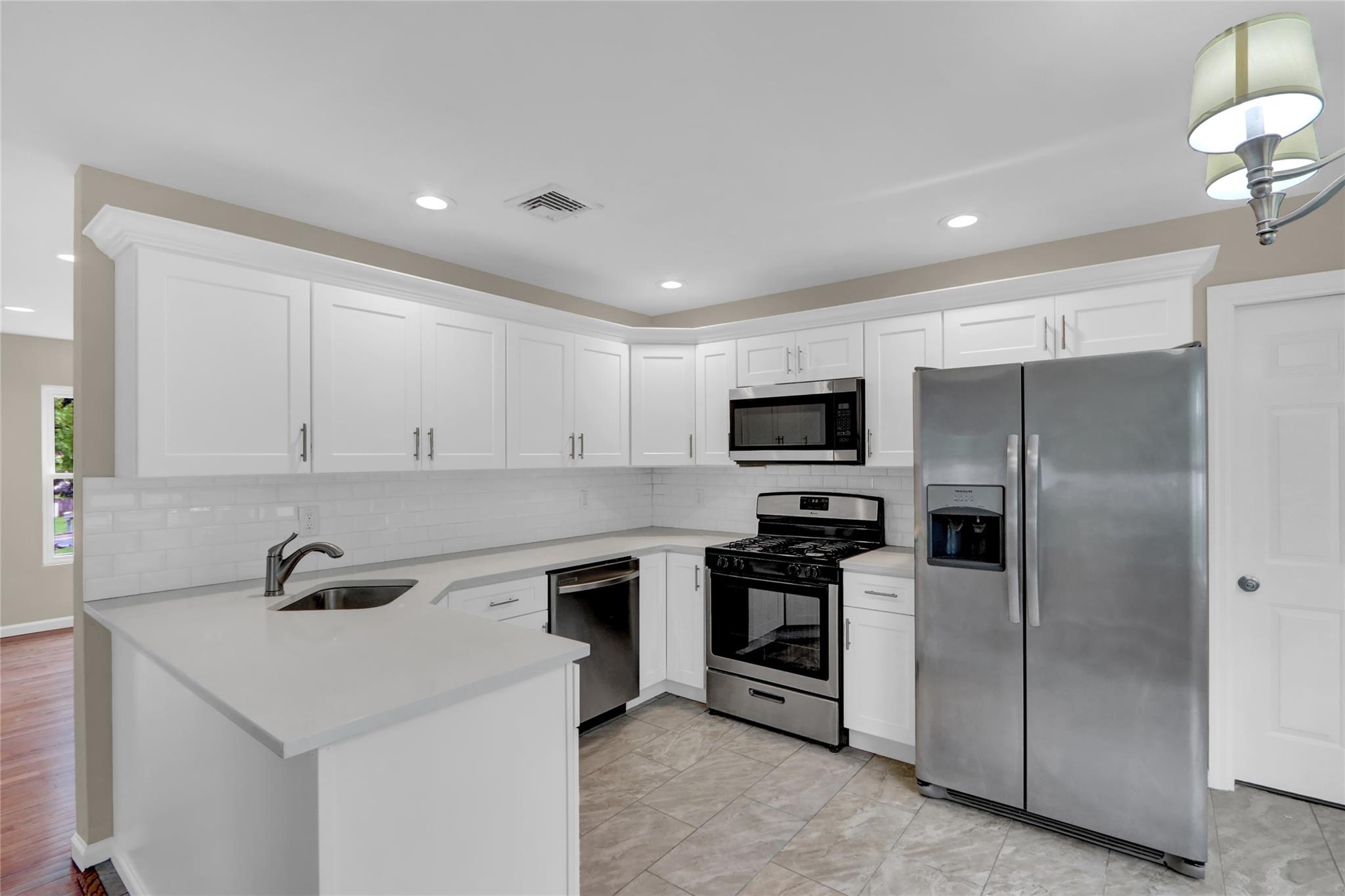 31 Teller Avenue, Coram, New York image 13