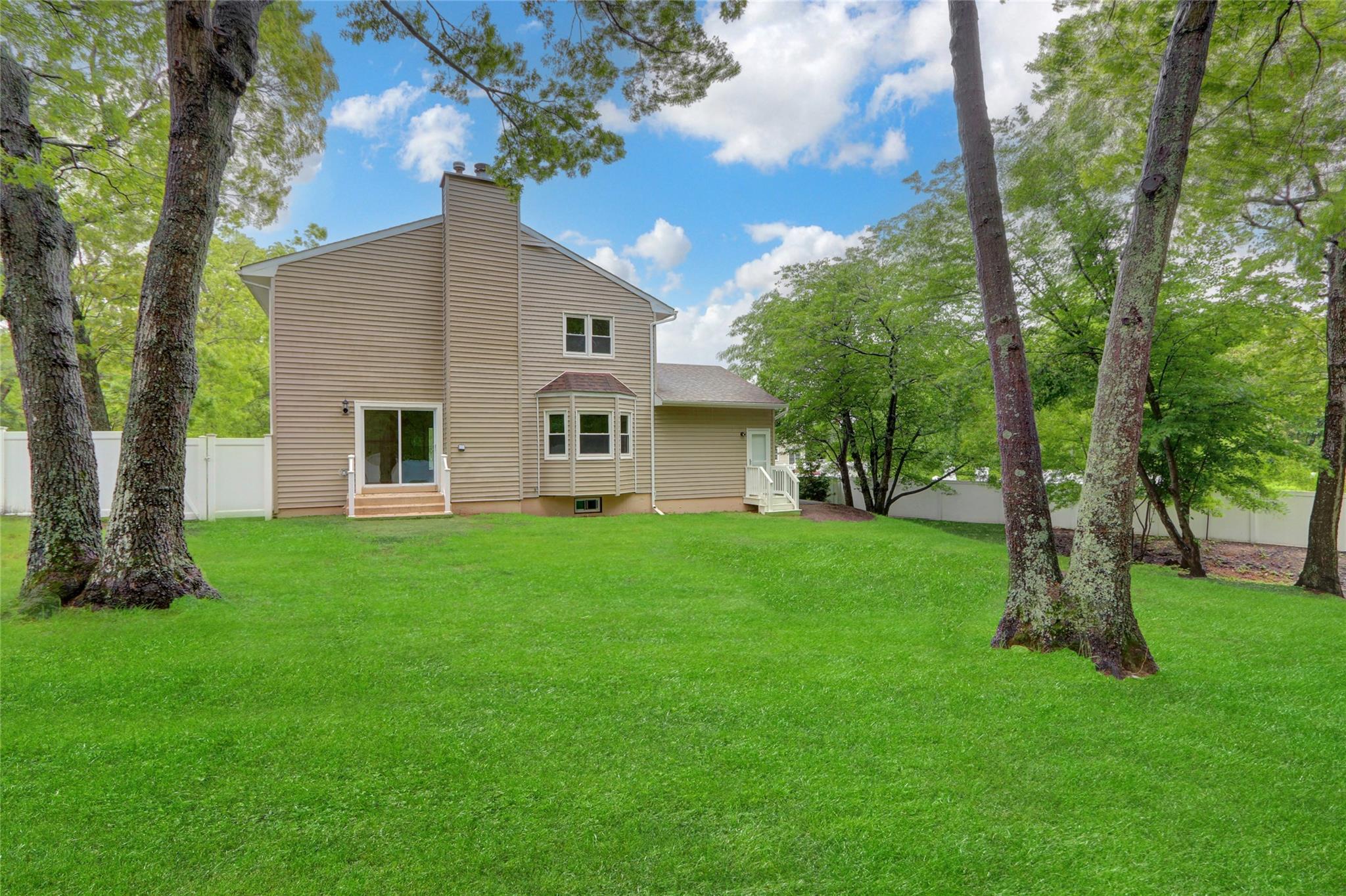 31 Teller Avenue, Coram, New York image 24