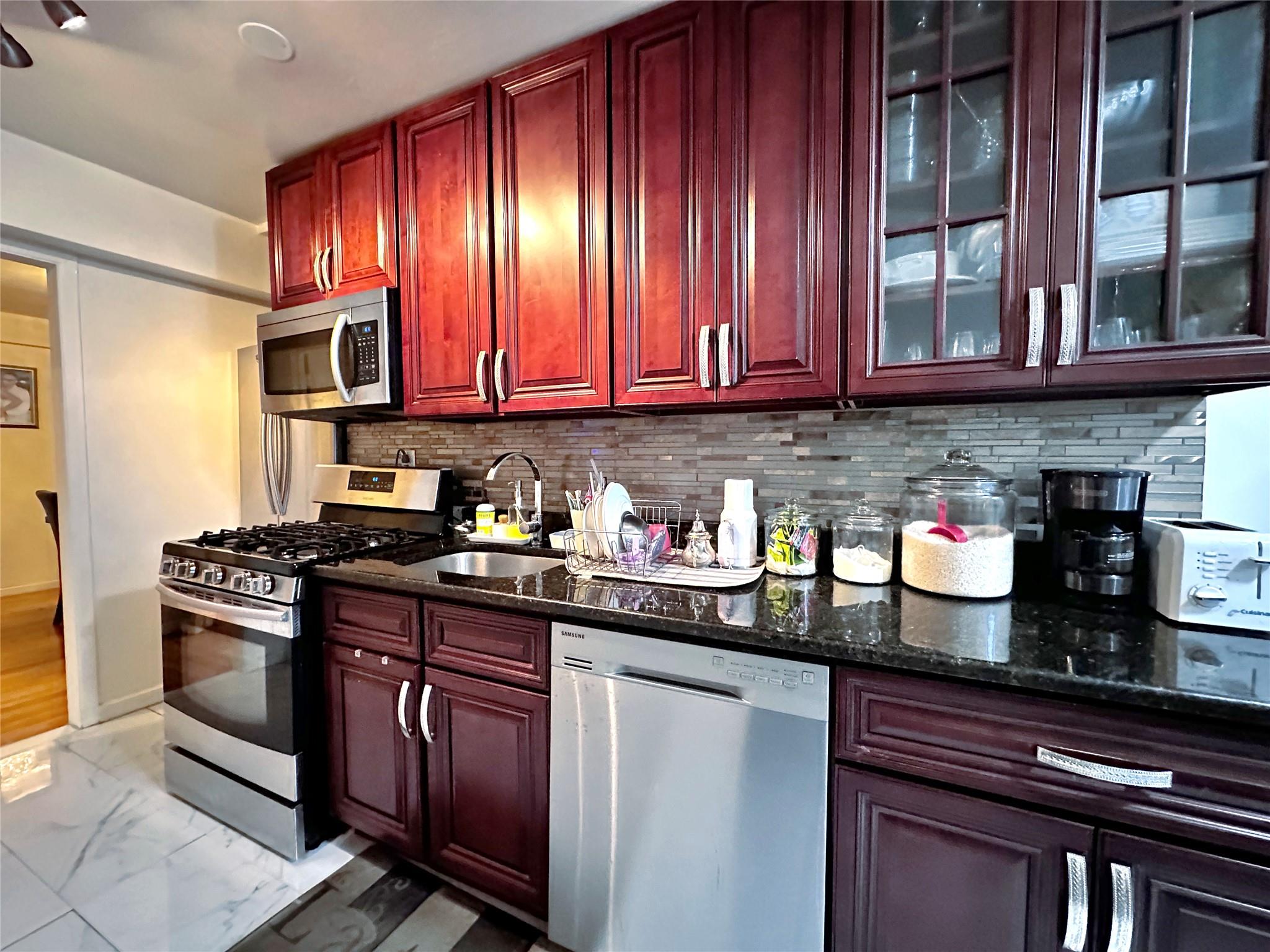 270 N Broadway #2HI, Yonkers, New York image 9