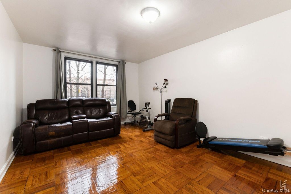 Photo of 33-24 Junction Boulevard #1R, Jackson Heights, NY 11372 (MLS # 974462)