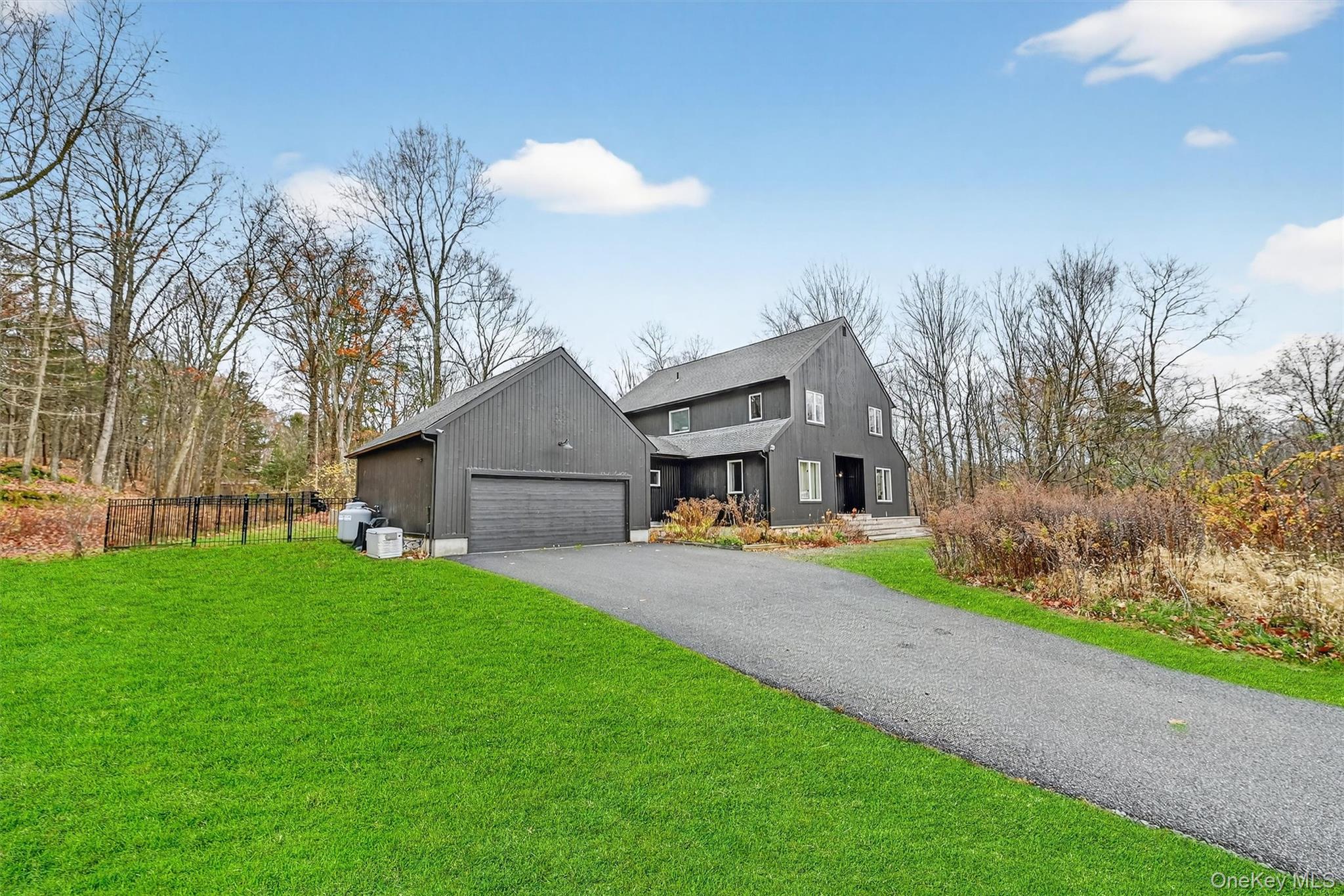 16 Oxford Springs Road