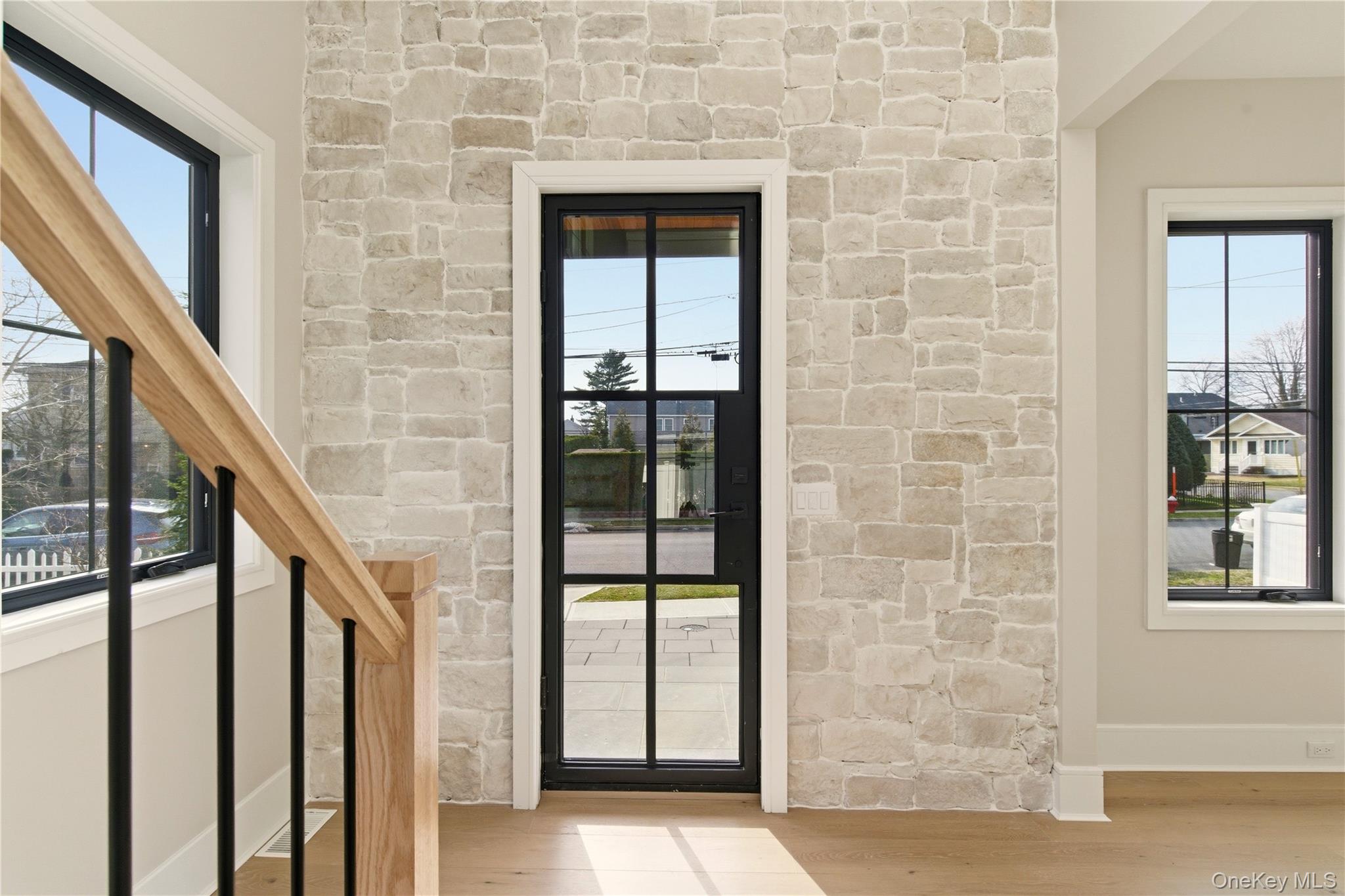 130 Albany Avenue - Photo 3