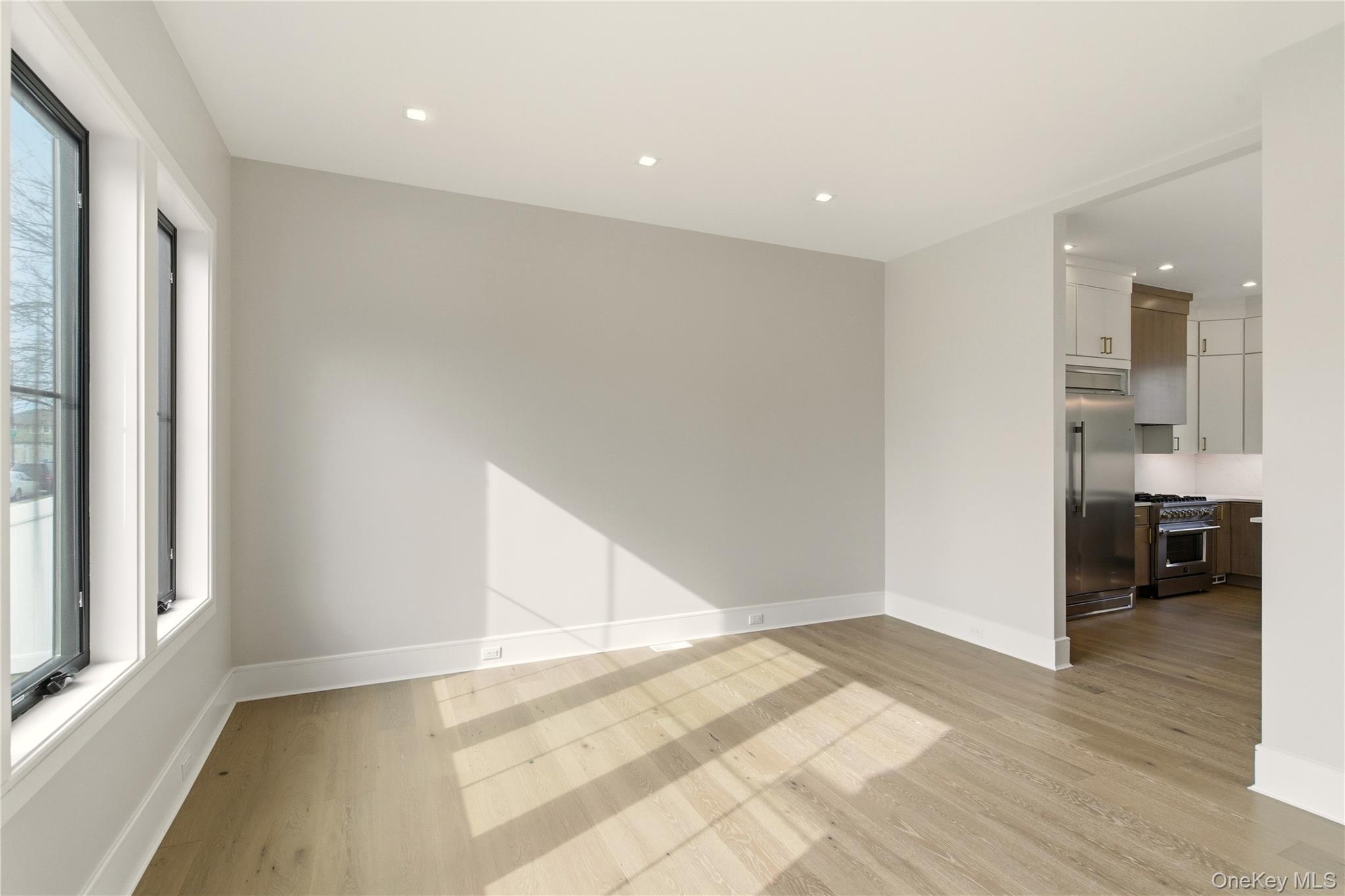 130 Albany Avenue - Photo 4