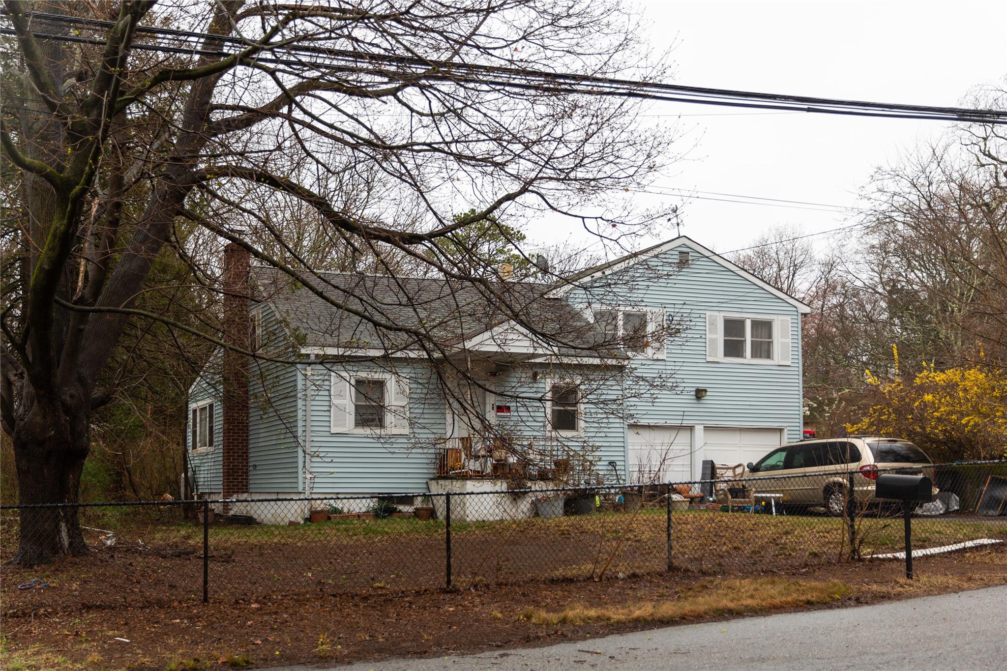 24 Stratford Avenue, Dix Hills, New York image 3
