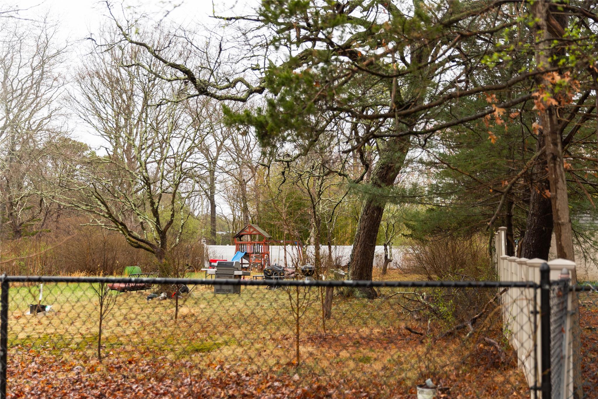 24 Stratford Avenue, Dix Hills, New York image 7