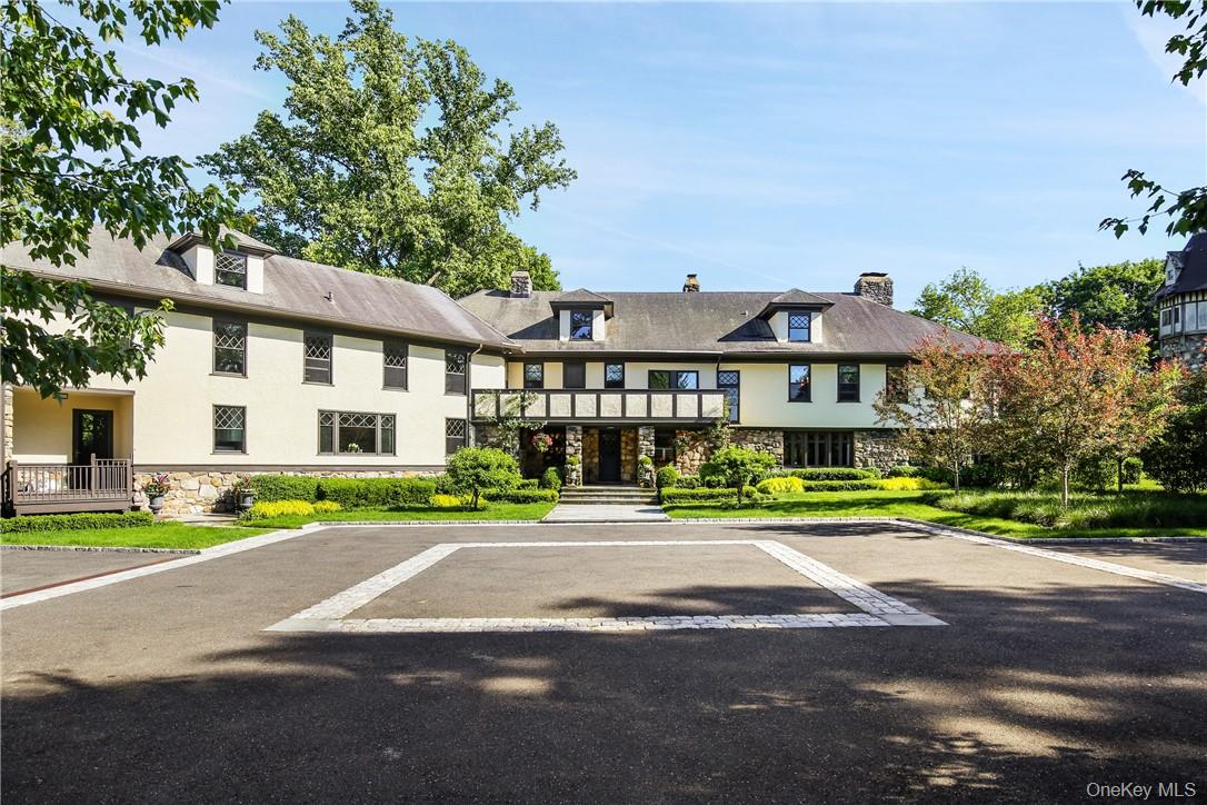 15 Sarosca Farm Lane