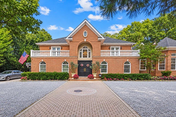 6 CARMAN RD, DIX HILLS, NY 11746 - Image 8bc65adb1925135146e66997fdbca9f7/2205642835