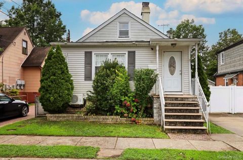 32 Cumberland Place Valley Stream NY 11580