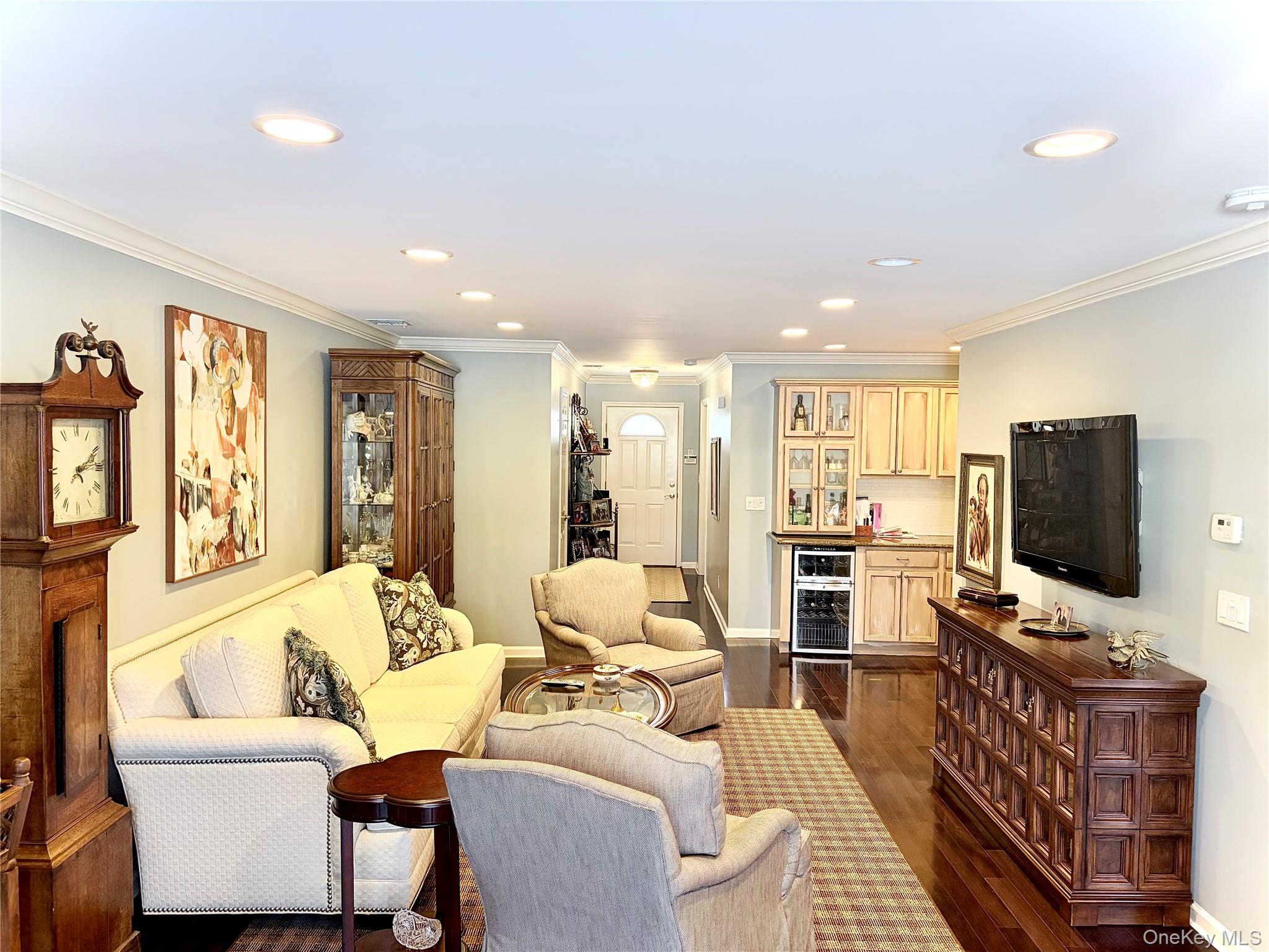 843 Madeira Boulevard