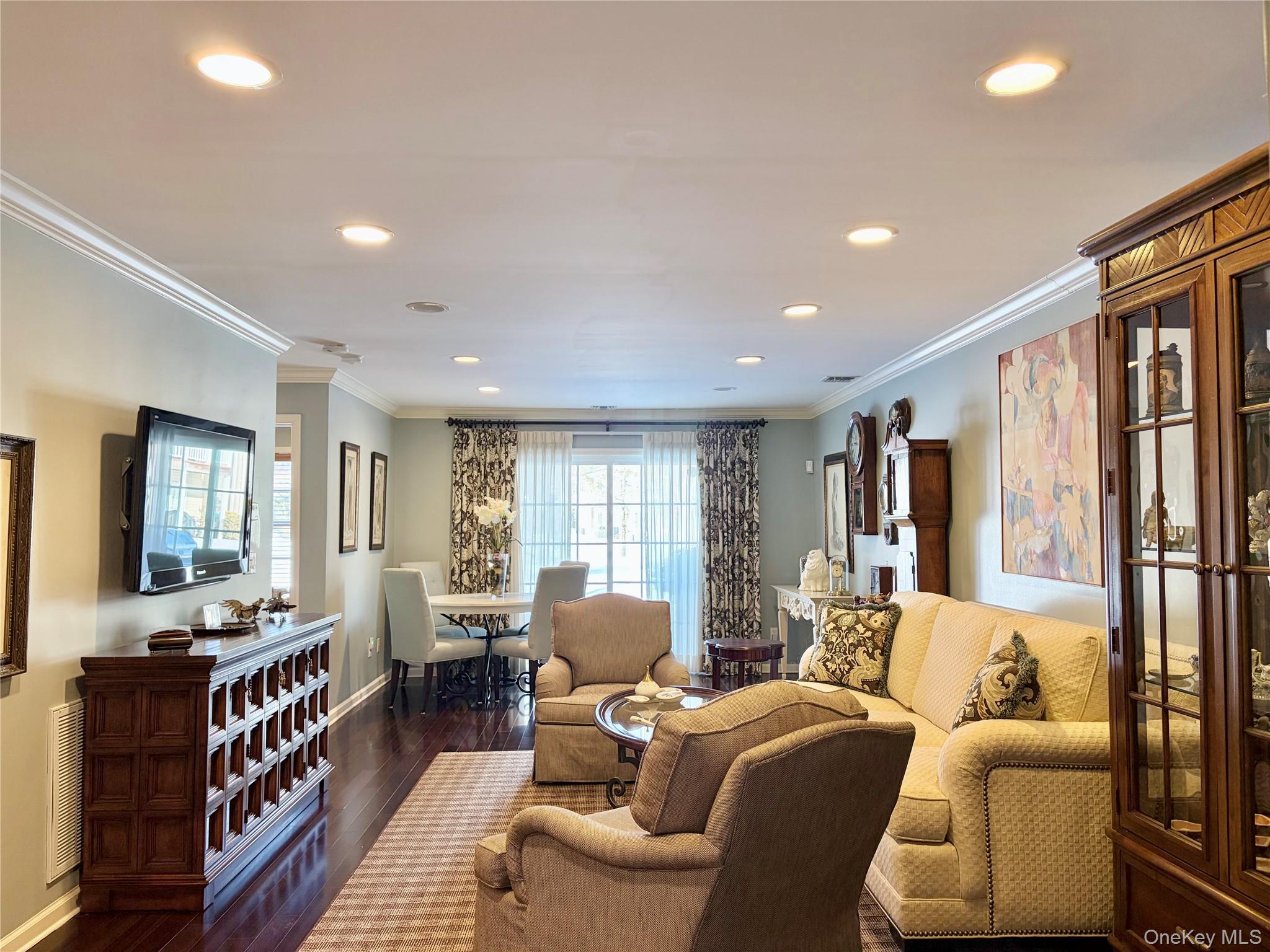 843 Madeira Boulevard