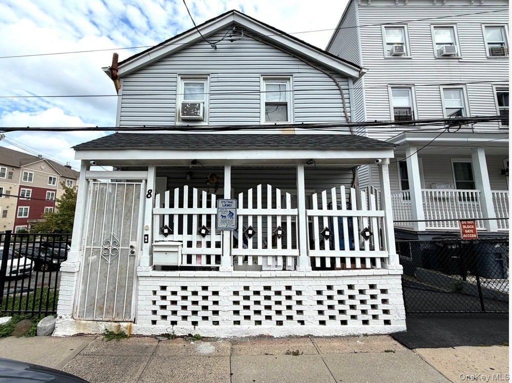 Photo of 8 Ritters Lane, Yonkers, NY 10703 (MLS # 1047120)