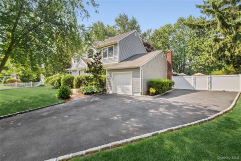 Homes For Sale - 19 Duquesne Drive<br/> Suffolk County, Greenlawn, NY 11740