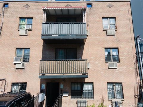 5611 Van Cleef Street Corona NY 11368