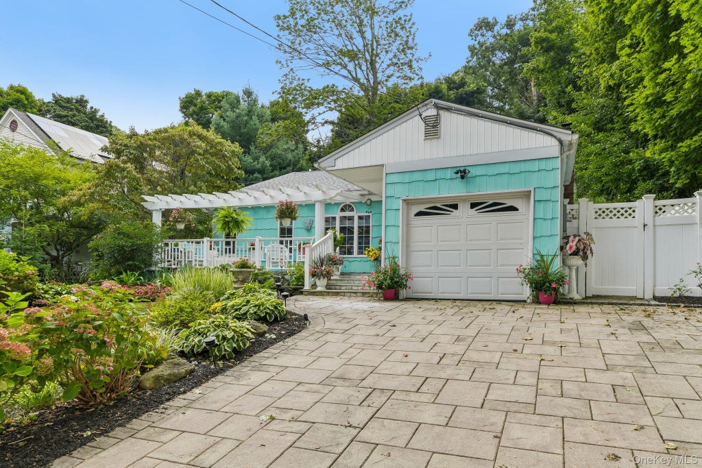 Photo of 28 Forest Drive, East Northport, NY 11731 (MLS # 1045221)