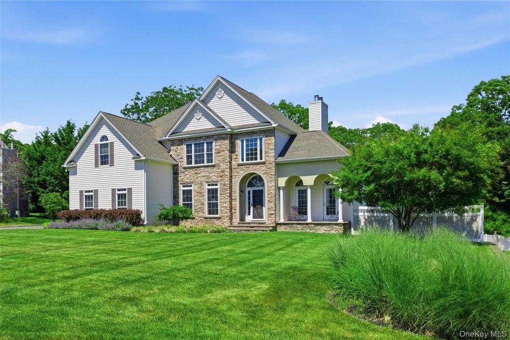 Photo of 47 Grassland Circle, Mount Sinai, NY 11766 (MLS # 1020327)