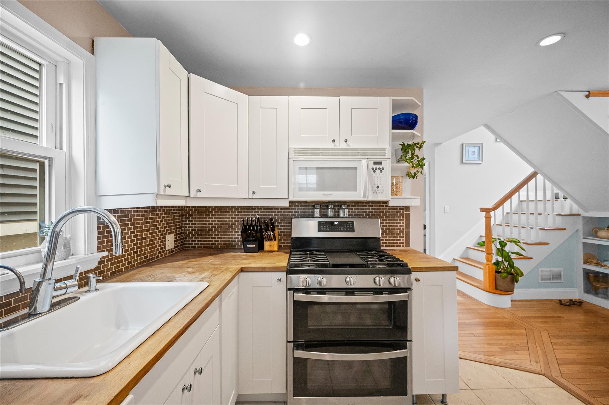 49 Oregon Street, Long Beach, New York image 9