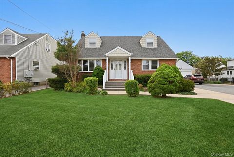 Multifamily For Sale - 59 Central Avenue<br/> Westbury, NY 11590