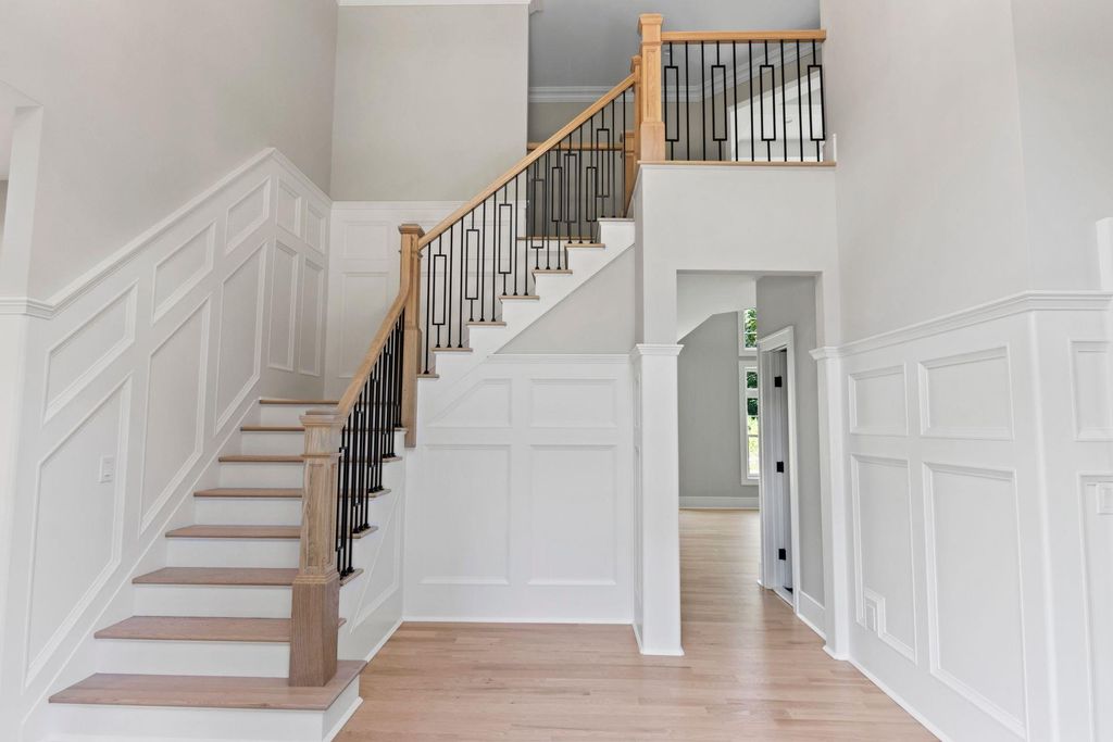 Photo of 28 Meadow Glen Road, Northport, NY 11768 (MLS # 883049)