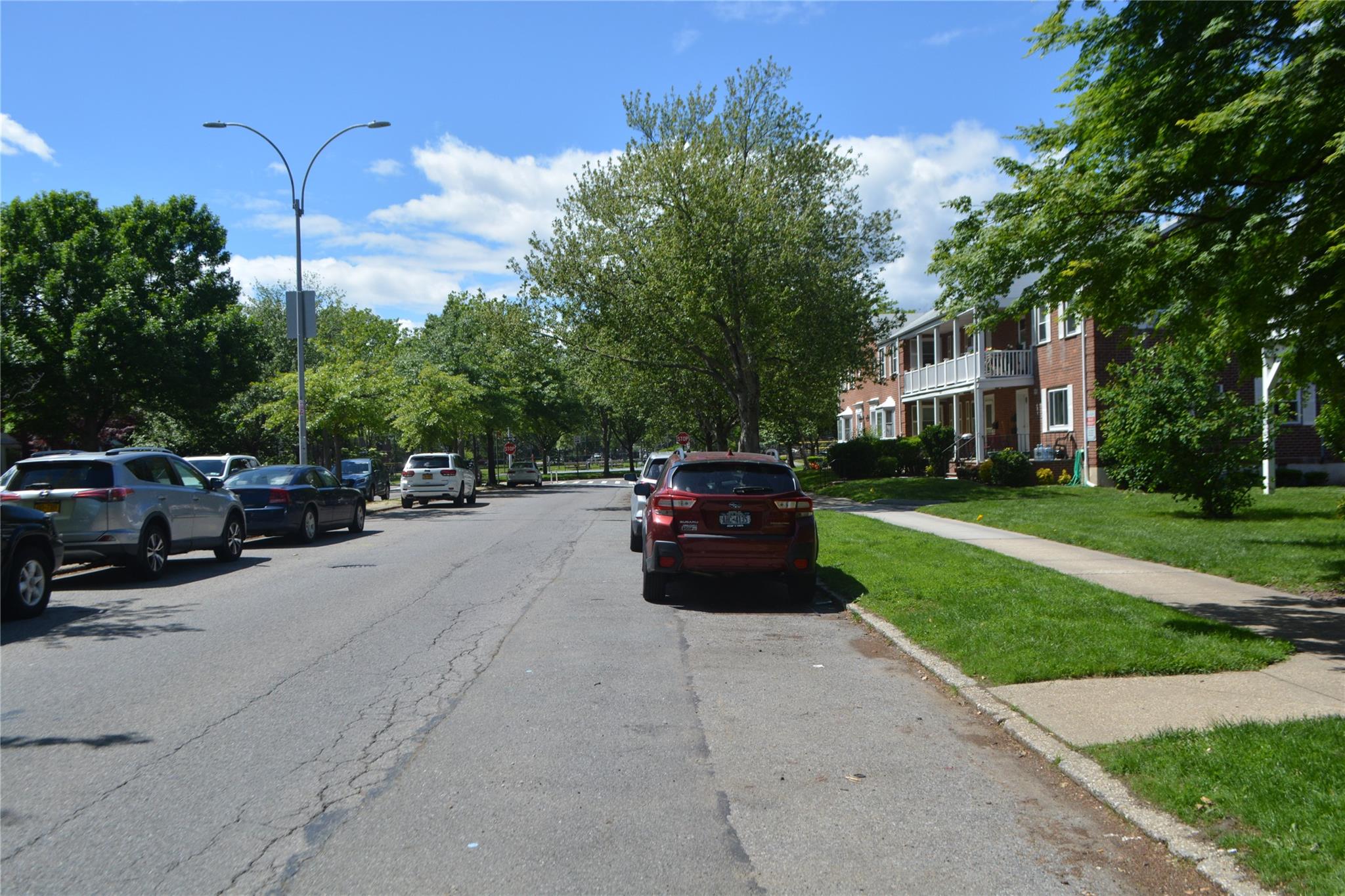 260 Street Upper, Glen Oaks, Queens, NY - 3 Bedrooms  
1 Bathrooms  
5 Rooms - 