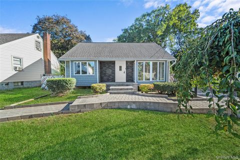 53 E 13th Street Huntington Station NY 11746