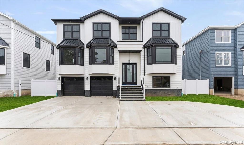 Photo of 905 Greenfield Road, Woodmere, NY 11598 (MLS # 912059)