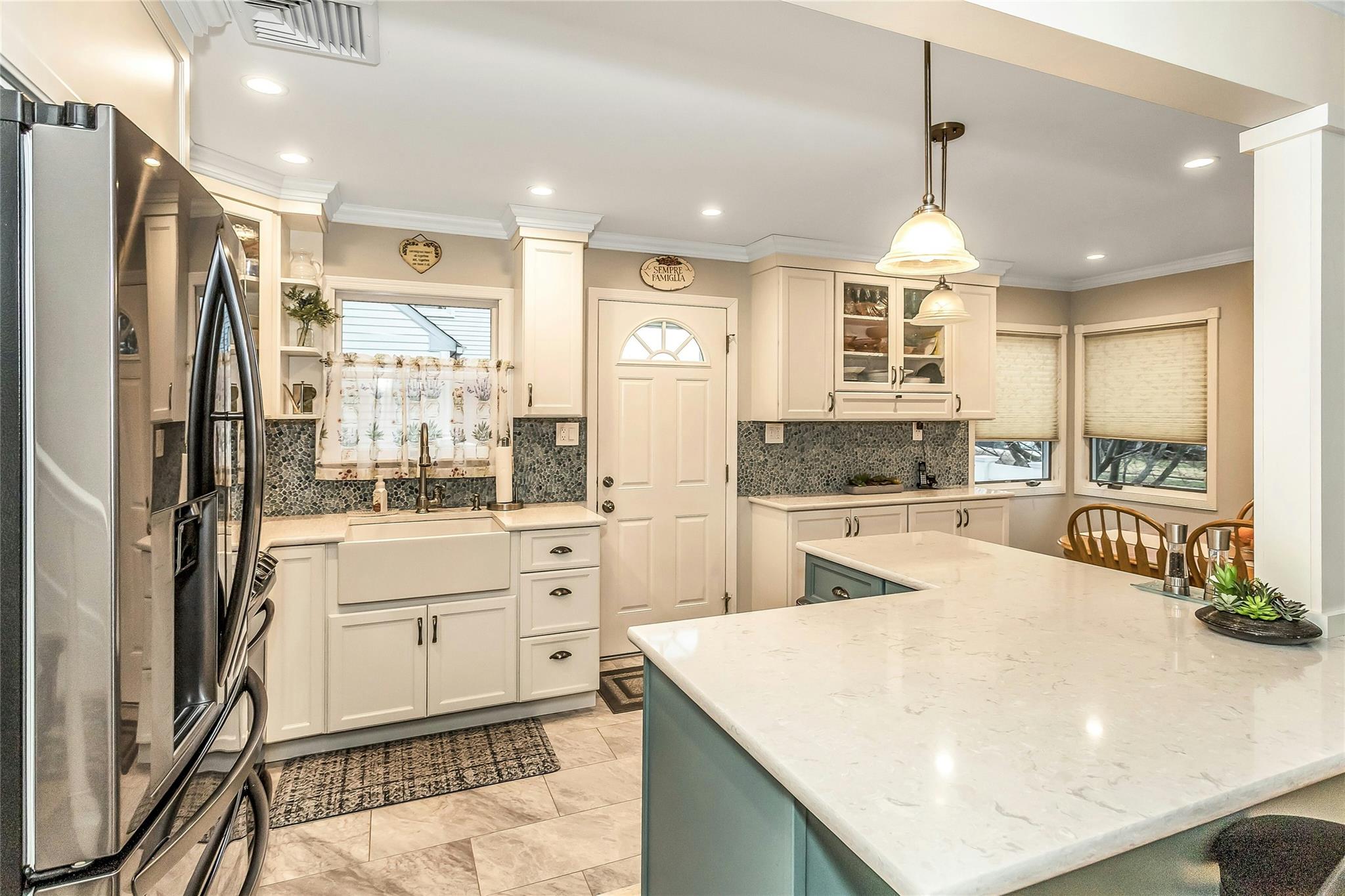 12 Ceil Place, Bethpage, New York image 4