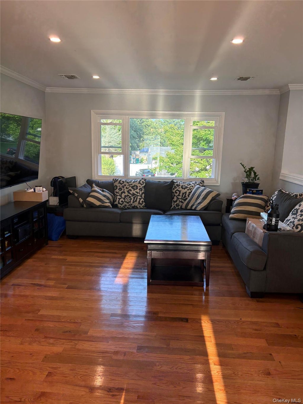 Photo of 6 Starling Court, Coram, NY 11727 (MLS # 1047027)