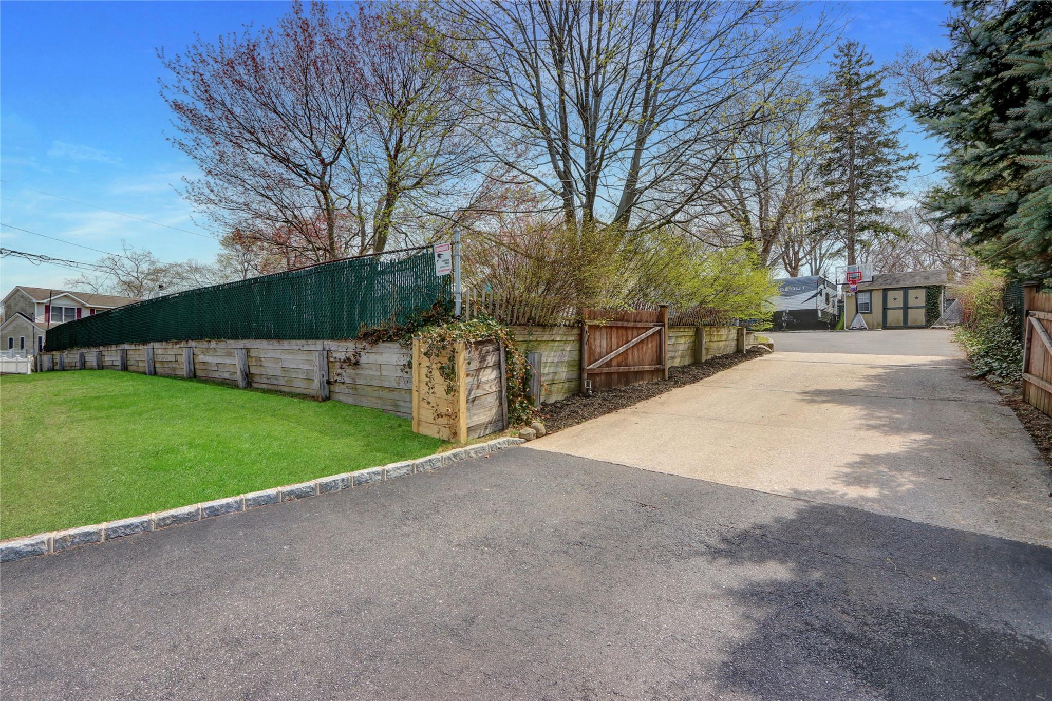 4 Atlantic Drive, Sound Beach, New York image 6