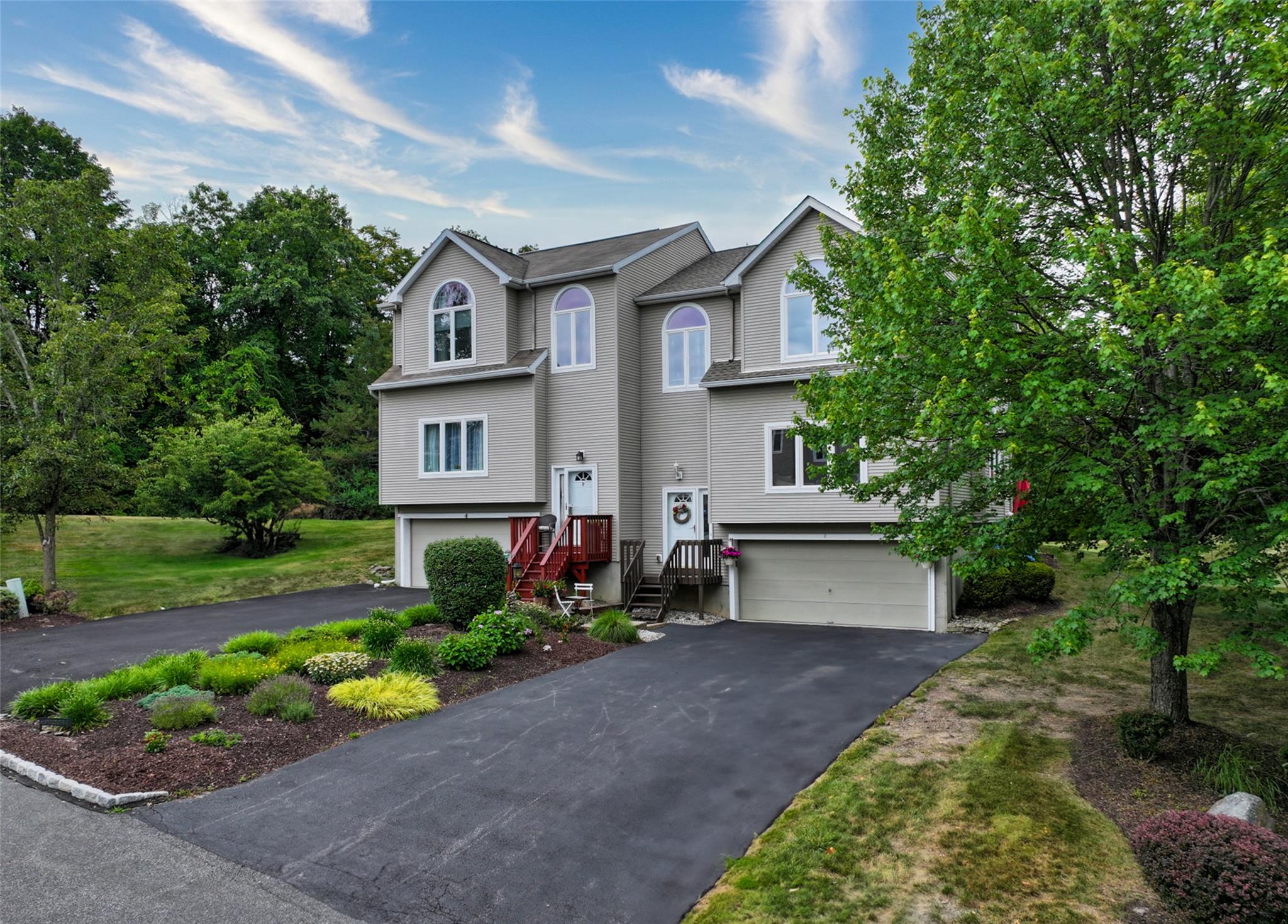 2 Riverstone Court