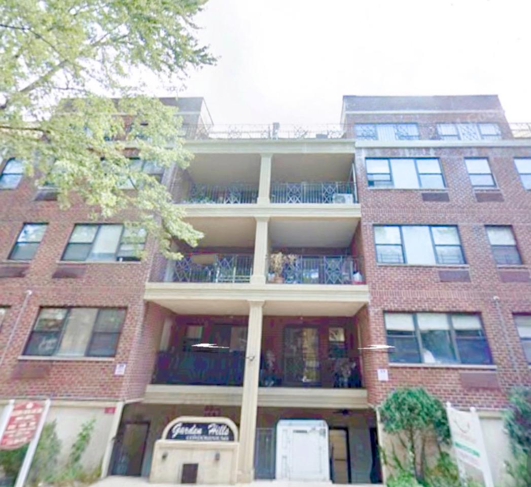 162 Street 2I, Fresh Meadows, Queens, NY - 1 Bedrooms  
1 Bathrooms  
3 Rooms - 