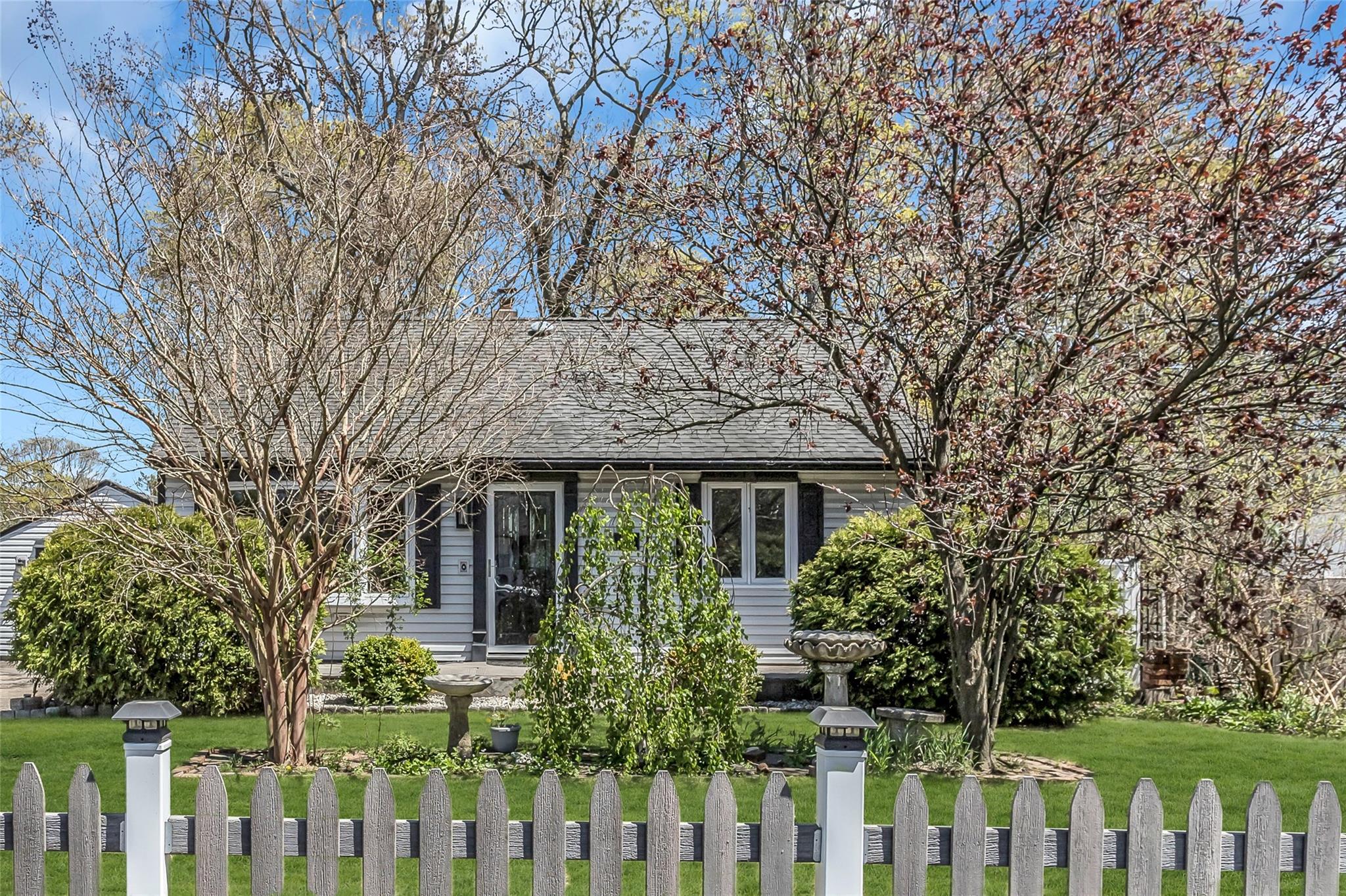 118 Noel Drive, Centereach, New York image 2